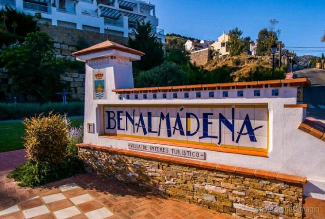 Benalbeach Holidays ベナルマデナ エクステリア 写真