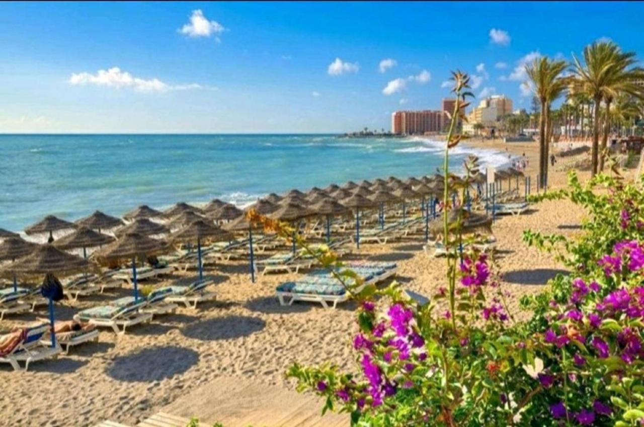 Benalbeach Holidays ベナルマデナ エクステリア 写真