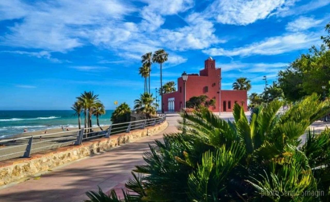 Benalbeach Holidays ベナルマデナ エクステリア 写真