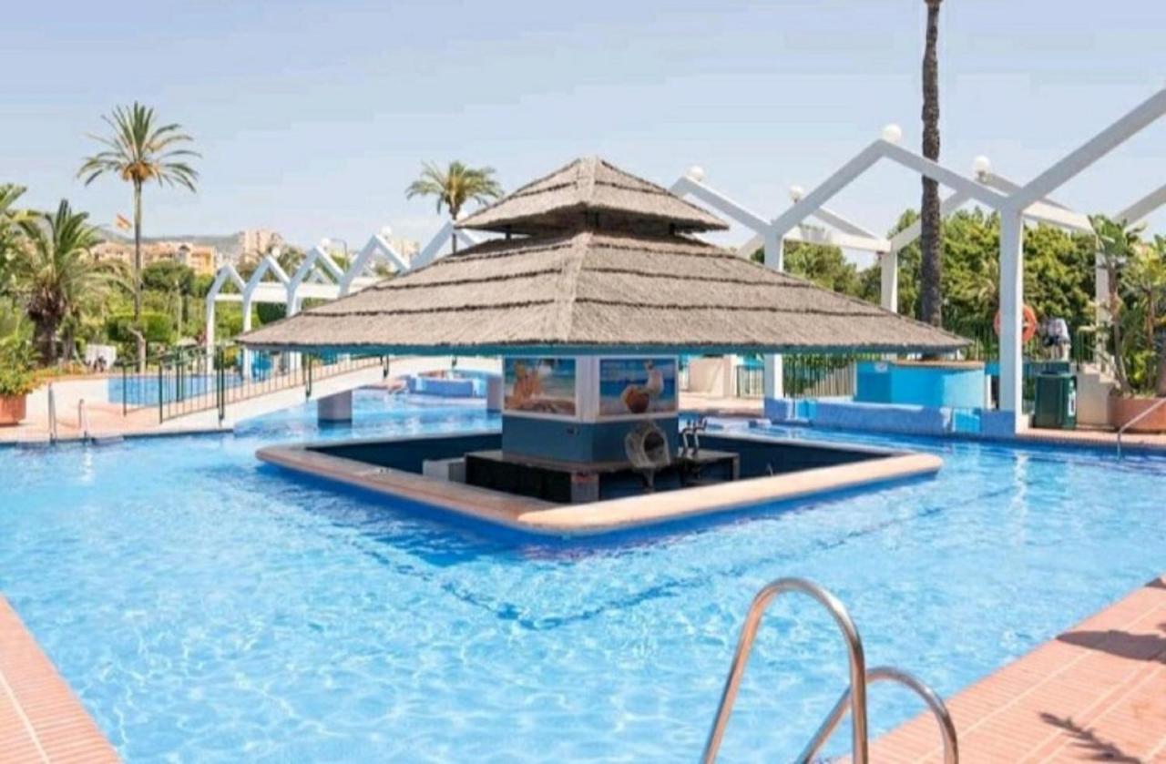 Benalbeach Holidays ベナルマデナ エクステリア 写真