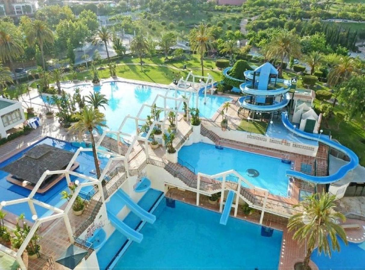 Benalbeach Holidays ベナルマデナ エクステリア 写真